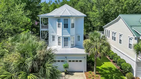 53 Harbourreef Dr, Pawleys Island, SC 29585