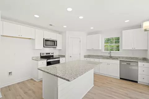 Kitchen - 2831 Biscane Ct, Conway, SC 29527 photo 2 of 3