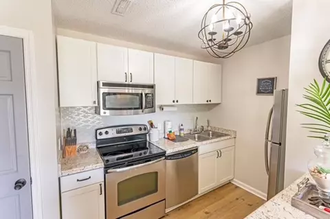 Kitchen - 203 Double Eagle Dr #B-1, Myrtle Beach, SC 29575 photo 3 of 4