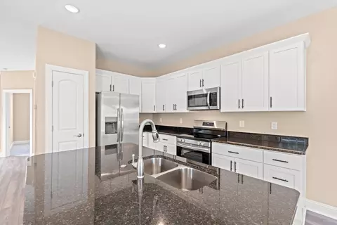 Kitchen - 346 Kiskadee Loop #F, Conway, SC 29526 photo 2 of 3