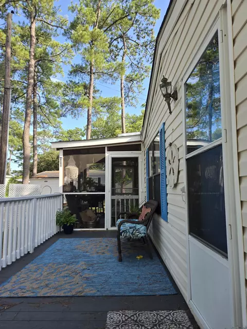 443 E Banks Dr, Murrells Inlet, SC 29576