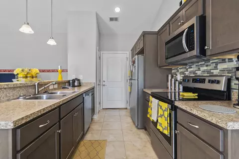 Kitchen - 176 Springtide Dr, Conway, SC 29527 photo 2 of 6
