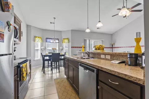 Kitchen - 176 Springtide Dr, Conway, SC 29527 photo 4 of 6