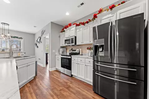 Kitchen - 808 Stone Pine Ct, Loris, SC 29569 photo 4 of 4