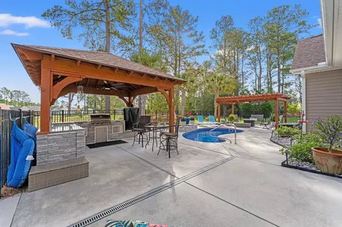 Exterior - 808 Stone Pine Ct, Loris, SC 29569 photo 3 of 13