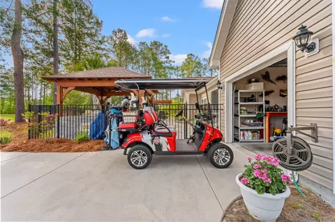 Exterior - 808 Stone Pine Ct, Loris, SC 29569 photo 10 of 13