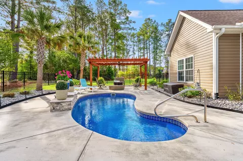 Exterior - 808 Stone Pine Ct, Loris, SC 29569 photo 6 of 13