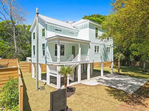 3821 Myrtle Dr, Murrells Inlet, SC 29576