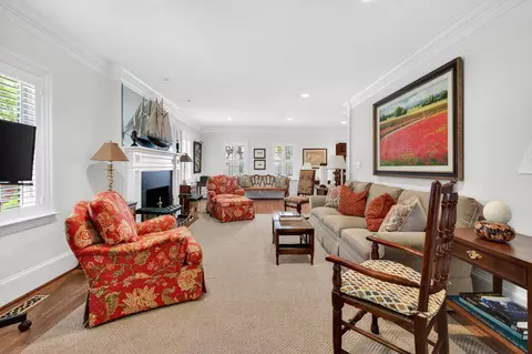 Living - 331 E Bay St, Georgetown, SC 29440 photo 3 of 3