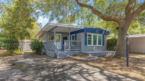 8 Burr Cir, Murrells Inlet, SC 29576
