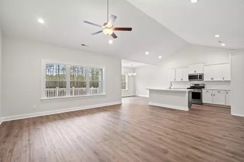 1425 Loop Cir, Longs, SC 29568 photo 2