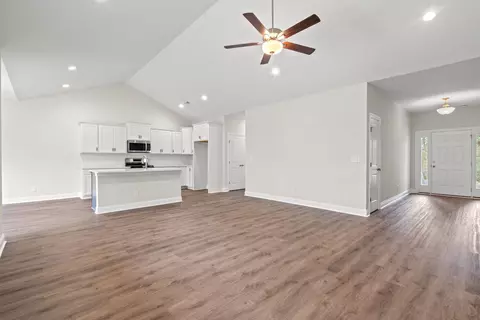 1425 Loop Cir, Longs, SC 29568 photo 3