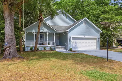 42 Voyagers Dr, Pawleys Island, SC 29585