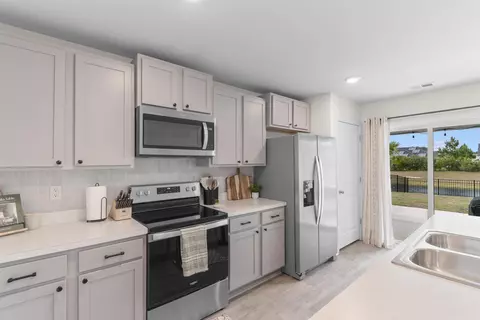 Kitchen - 179 Pine Forest Dr, Conway, SC 29526 photo 4 of 6