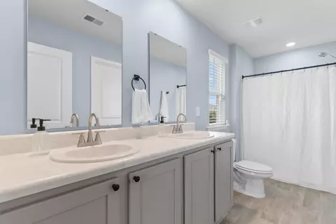 Bath - 179 Pine Forest Dr, Conway, SC 29526 photo 1 of 2