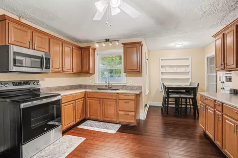 Kitchen - 4375 Thomas St, Loris, SC 29569 photo 1 of 3
