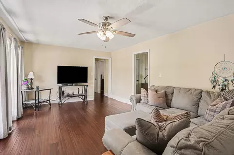 Living - 4375 Thomas St, Loris, SC 29569 photo 1 of 4