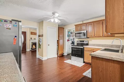Kitchen - 4375 Thomas St, Loris, SC 29569 photo 3 of 3