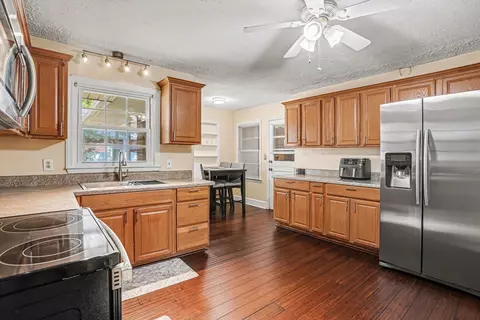 Kitchen - 4375 Thomas St, Loris, SC 29569 photo 2 of 3