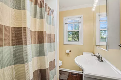 Bath - 4375 Thomas St, Loris, SC 29569 photo 2 of 2