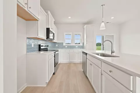Kitchen - 161 River Birch Dr, Loris, SC 29569 photo 4 of 4