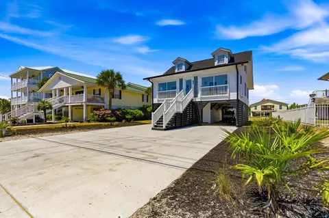632 S Waccamaw Dr, Murrells Inlet, SC 29576