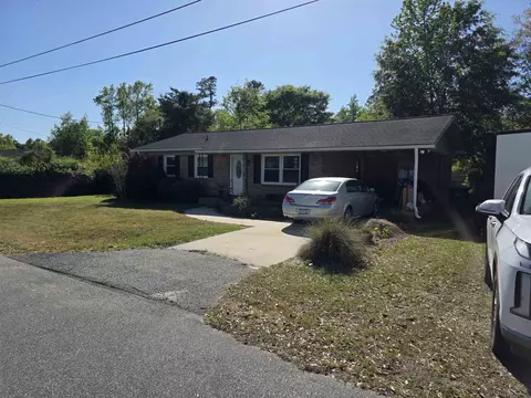 4008 Anne St, Loris, SC 29569