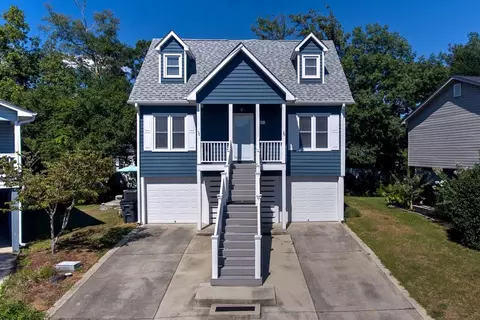 922 Salt Pl, Murrells Inlet, SC 29576