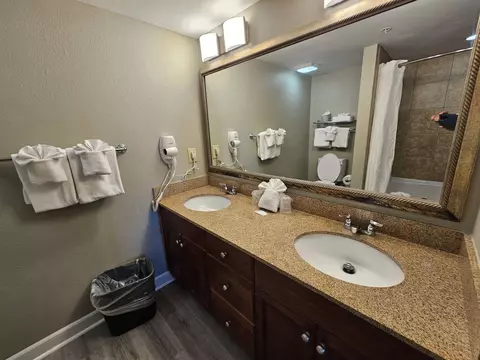 Bath - 5200 N Ocean Blvd #256, Myrtle Beach, SC 29577 photo 3 of 3
