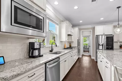 Kitchen - 526 Carnaby Loop, Myrtle Beach, SC 29579 photo 5 of 6