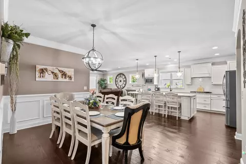 Dining - 526 Carnaby Loop, Myrtle Beach, SC 29579 photo 2 of 3