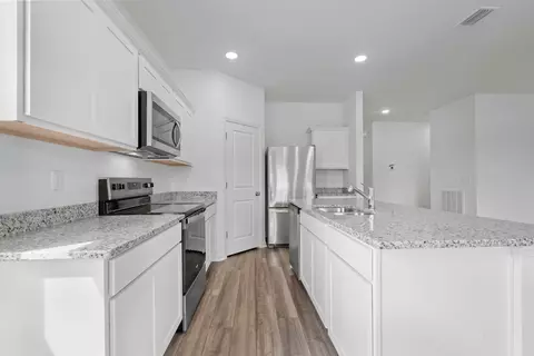 Kitchen - 498 Castillo Dr, Loris, SC 29569 photo 3 of 3