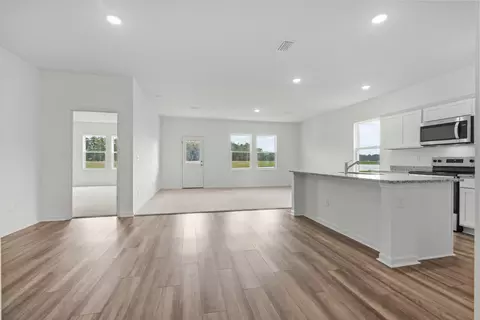 Living - 498 Castillo Dr, Loris, SC 29569 photo 1 of 5