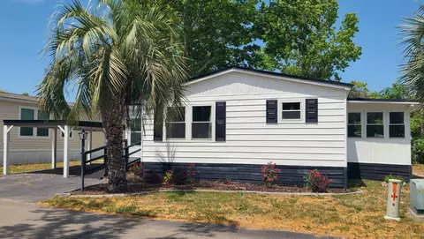 93 Burr Cir, Murrells Inlet, SC 29576