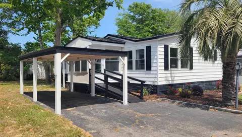 93 Burr Cir, Murrells Inlet, SC 29576
