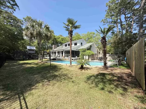 388 Linden Cir, Pawleys Island, SC 29585