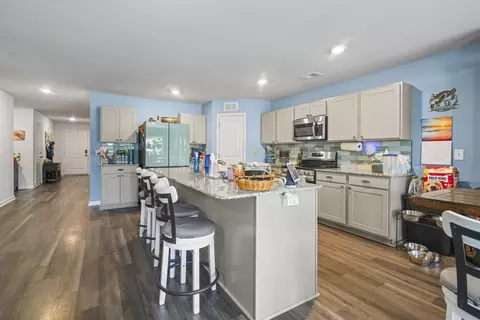 Kitchen - 927 Cherrystone Loop, Conway, SC 29526 photo 4 of 6