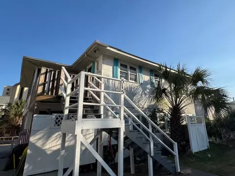 515 Hillside Dr S, North Myrtle Beach, SC 29582