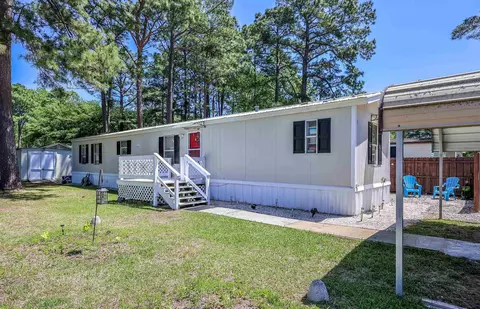 11 Spinnaker Ln, Murrells Inlet, SC 29576