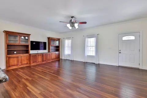 Living - 813 Sisters Rd, Loris, SC 29569 photo 2 of 2