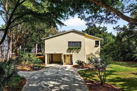 134 Hanover St, Pawleys Island, SC 29585