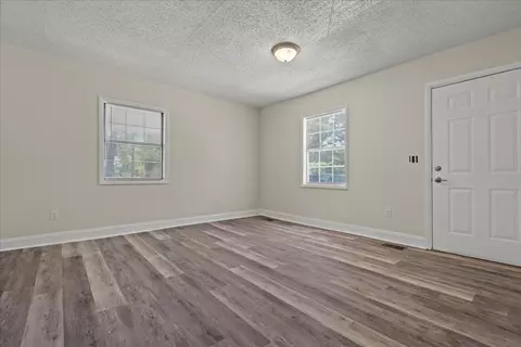 Living - 1032 Spain Rd SW, Mullins, SC 29574 photo 2 of 3