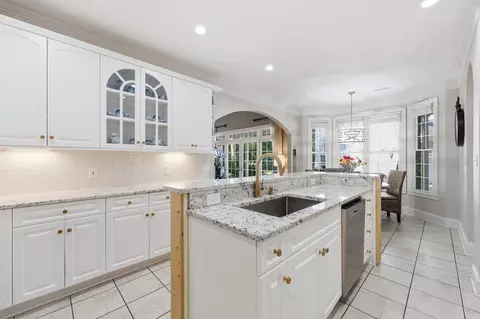 Kitchen - 3379 Shadow Moss Ln, Murrells Inlet, SC 29576 photo 4 of 8