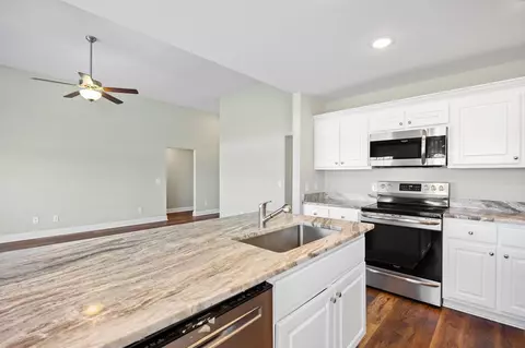 Kitchen - 374 Allsbrook Rd, Loris, SC 29569 photo 5 of 6
