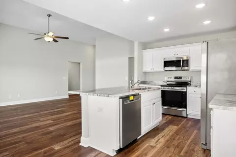 Kitchen - 374 Allsbrook Rd, Loris, SC 29569 photo 4 of 6