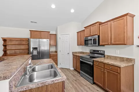 Kitchen - 1229 Augustus Dr, Conway, SC 29527 photo 3 of 4