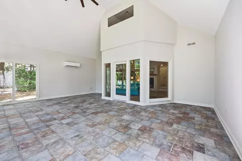 Living - 910 Second Ave, Georgetown, SC 29440 photo 2 of 2