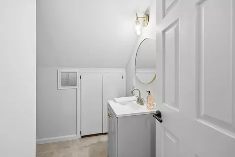 Bath - 910 Second Ave, Georgetown, SC 29440 photo 3 of 5