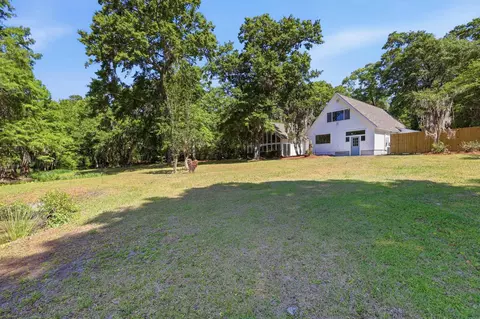 Exterior - 910 Second Ave, Georgetown, SC 29440 photo 6 of 7