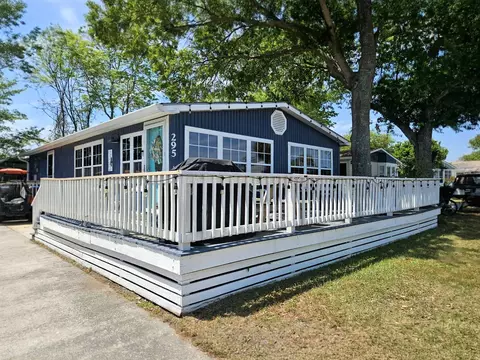 295 Sanddollar Dr, Surfside Beach, SC 29575 photo 2